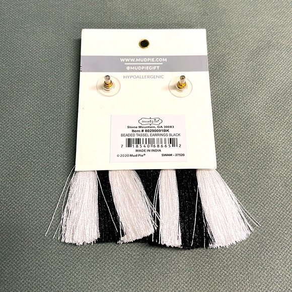 BNWT MUD PIE BEADED BLACK & WHITE TASSEL POST BACK EARRINGS HYPOALLERGENIC - Picture 4 of 4